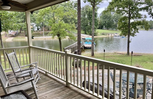 Prosperity House | Stunning Waterfront Views at Captain Bob's Lake House
