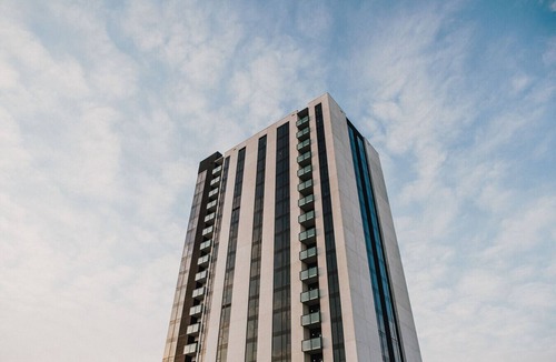 Winnipeg Apartment | Stylish 1-Bedroom Downtown Winnipeg with Gym