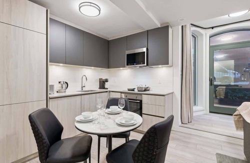 Toronto Entertainment District Apartment | Stylish 1BR Lower-Level Suite Free Parking