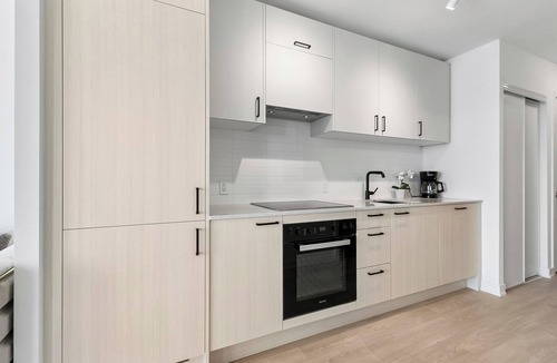 Wynford-Concorde Apartment | Stylish 2bed2bath| Parking | Gym | Sauna|4ppl