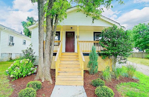 East Durham House | Stylish 3-bedroom home 9 min to Duke 20 min to UNC