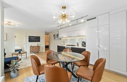 Chinatown Apartment | Stylish 3BD Chinatown Condo | Rooftop & City Views
