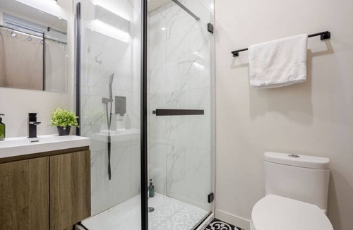 Plateau Mont Royal Apartment | Stylish 3BR/2BA in the Plateau