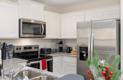 Bluff City House | Stylish 3BR Getaway across Bristol Speedway