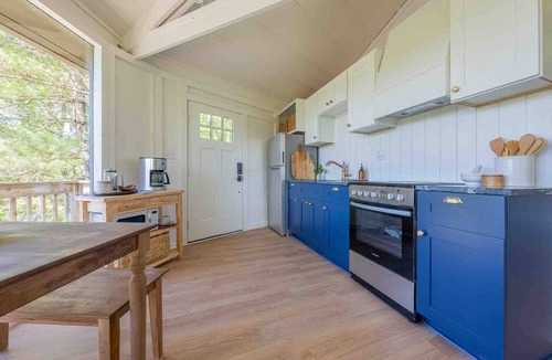 Banner Elk Condo | Stylish & Bright Downtown Gem ~ Mountain Views!