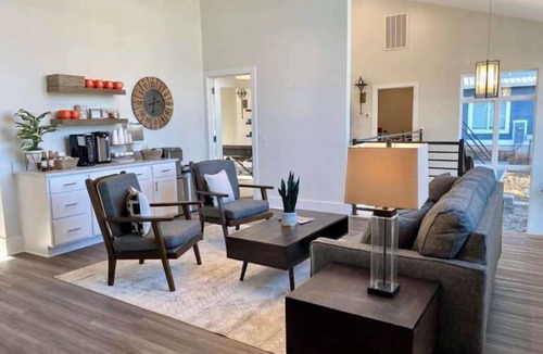 Clemson House | Stylish Dockside Townhome near Lake Hartwell