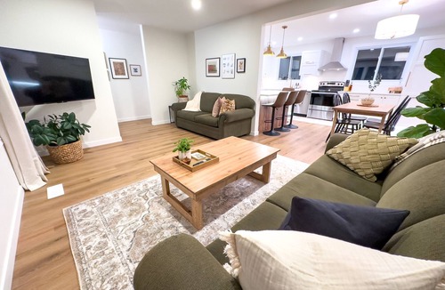 Thunder Bay House | Stylish Newly-Renovated Home in a Central Location