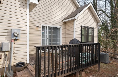 Oakhurst House | Stylish Oakhurst Home Minutes to Uptown