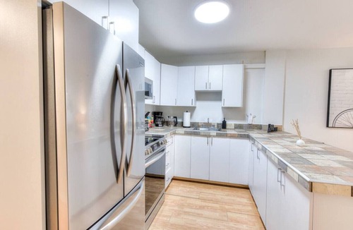De Lorimier Apartment | Stylish Plateau 1BR near Parc La Fontaine