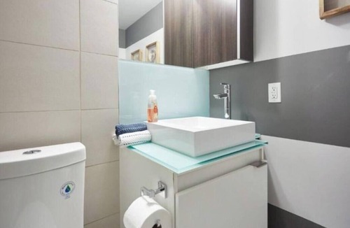 Downtown Toronto Apartment | Stylish Toronto 1BR Suite with Balcony and Workspace