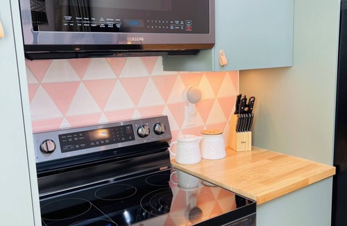 Ville-Marie Condo | Stylish Two-Level Apartment with Private Rooftop Terrace – Downtown Montreal