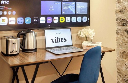 Gay Village House | Suite Queen – Central MTL