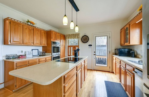 Roanoke Rapids House | Summer on the Lake: Private Dock & Kayaks