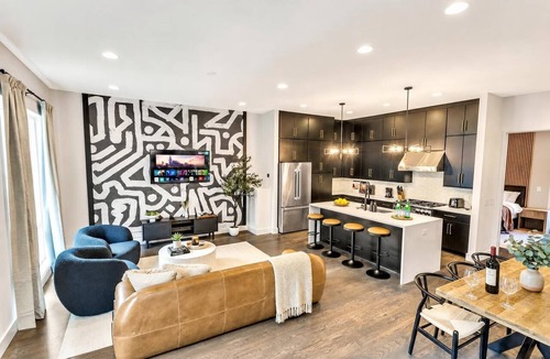 Katie Hill Neighborhood House | Summer rooftop hot tub, game room, skyline views near Broadway