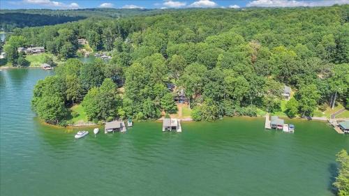 High Point House | Sundance - Lakefront w/Private Dock