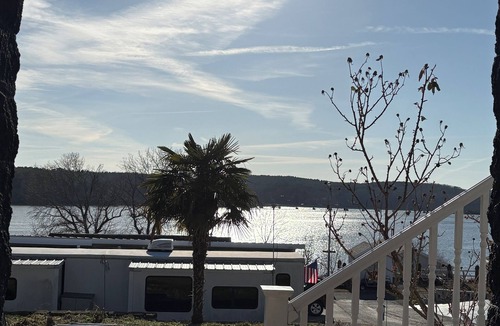 New London House | Sunset Escape-Gorgeous Badin Lake Home!