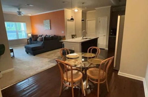 Huntcliff Apartment | Sunset Oasis