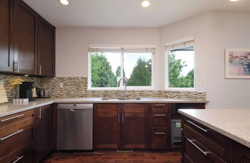 Fleetwood House | Surrey Family Home w/Patio & Garden – 3BR 2BA