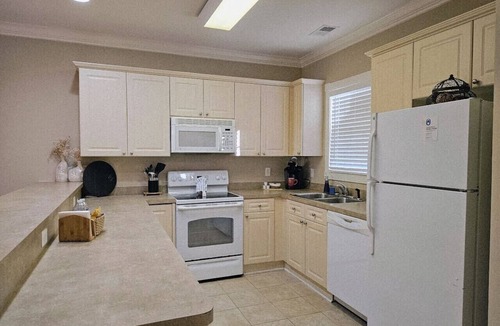 Central Myrtle Beach Apartment | Sweet Magnolias | Beach Escape Near Top Courses