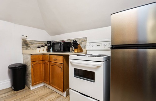 Winnipeg Apartment | Sweet one bedroom suite in the heart of the city ! Unique Apartment