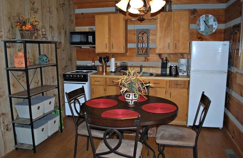 Jefferson Cabin | Sweet Retreat-NC cabin with mountain & river views, firepit, Smart TV, River Tubes,