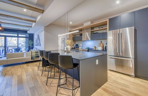 Mont-Tremblant Condo | The Alpinhaus at Verbier - Modern Condo by Ski & Golf