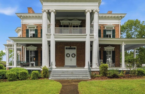 Dublin Bed & Breakfast | The Auntie Black Suite Historic Rockwood Manor