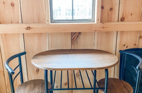 Neyaashiinigmiing 27 Cabin | The Bunkie (off-grid) | Neyaashiinigmiing