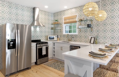 Cannonborough Elliotborough House | The Charleston Suites: The Victoria Suite - 3bd/2ba ample outdoor space
