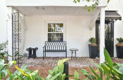 South of Broad Cottage | The Coach House Circa 1755