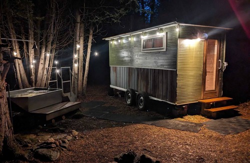 Central Frontenac House | The Coachman- Woodland Tiny Home with Sauna and Trails 15 minutes from Bull Lake