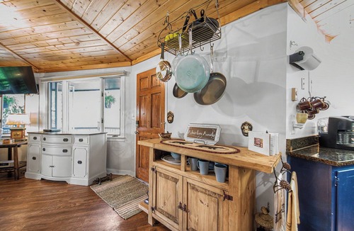 Mountain Cabin | The Cullowhee Cabin | Restful Retreat | Mountain View | Fire Pit | Games