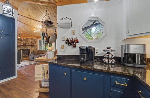 Mountain Cabin | The Cullowhee Cabin | Restful Retreat | Mountain View | Fire Pit | Games