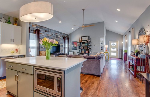 Inglewood House | The East Nashville Getaway. New home w/upgraded amenities, minutes to Broadway!