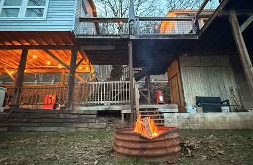 Talcott House | The Eloise: Greenbrier River Retreat + Tubes & Firepit