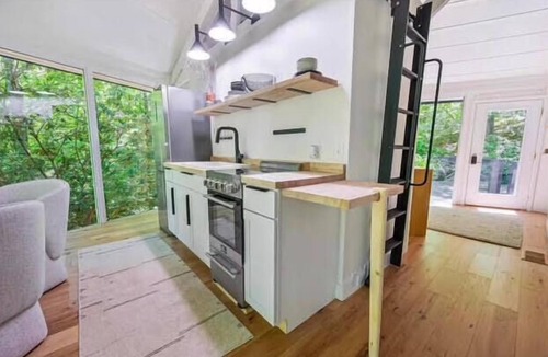 Hillsville House | The Enchanted Nook- Romantic Retreat