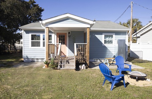 Crescent Beach Cottage | The Gail on Havens Dog Friendly, Walk to Beach, 1Review Mandatory
