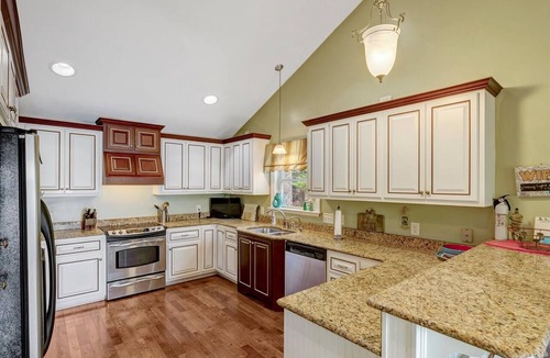 Littleton House | The Gaston Getaway | Prime Location | Big Water Views! Reduced rates for 2026!