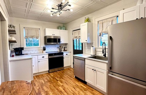 Hickory House | The Gathering Place, Sleeps 12!