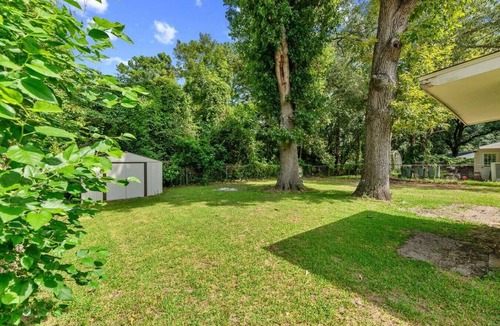 Hanahan House | The Hawthorne Hideaway