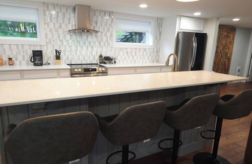 Hampton House | The Heron's Landing Guest House.