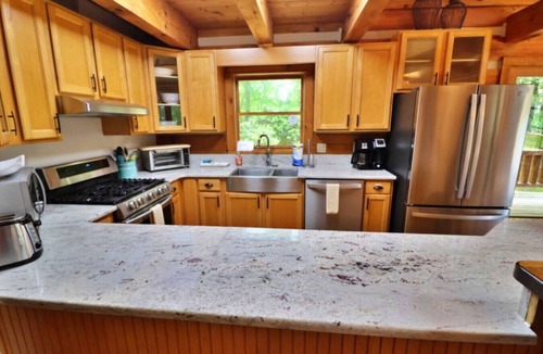 Cherokee Cabin | The Hilltop: 6 Minutes to Hiking, Casino & Golf