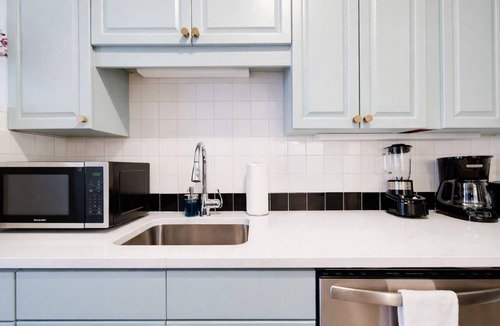 Charlotte Condo | The Home Collection: Historic Elizabeth 1BR Residence · King Suite · Near Uptown