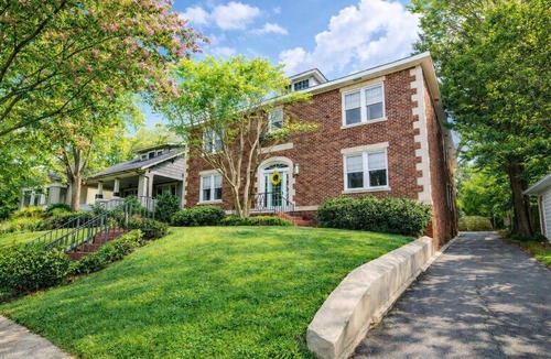 Charlotte Condo | The Home Collection: Historic Elizabeth 1BR Residence · King Suite · Near Uptown