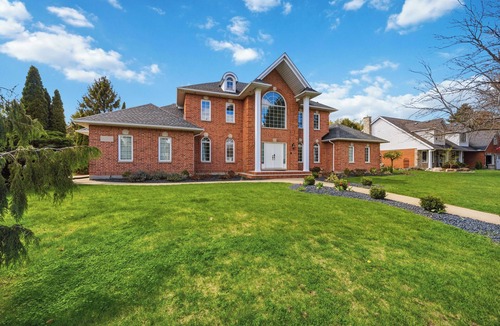 Sarnia House | The Huron Hideaway - Family Home I Beach I Park