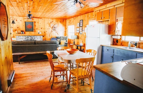 Tobermory Cottage | The Kickback Tobermory Waterfront Cottage with Beach