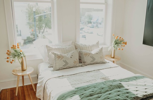 Camden Apartment | The Kirkwood Suite. Recently renovated with an Iconic view of downtown.