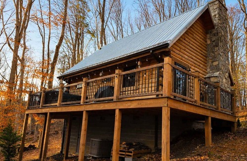 Claypool Hill Cabin | The Little Deer Cabin - Hot Tub, Stone Fireplace
