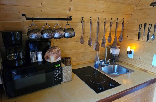 Wilson Creek Cabin | The Little Shire at Highland Hideaways - Hobbit House - Arcade & Theater