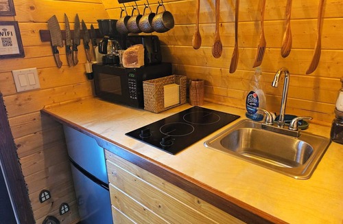 Wilson Creek Cabin | The Little Shire at Highland Hideaways - Hobbit House - Arcade & Theater